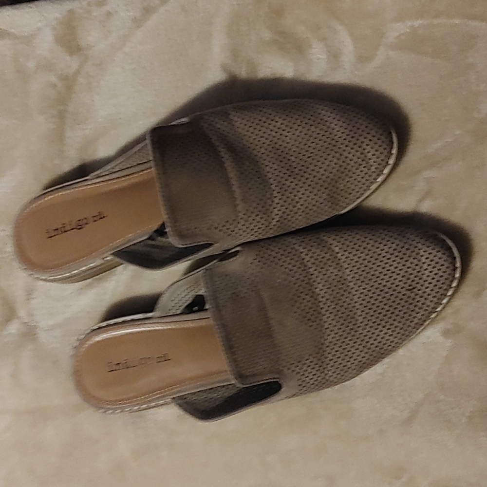 Used Indigo Rd. 8 Briwn Slides - Picture 2 of 2